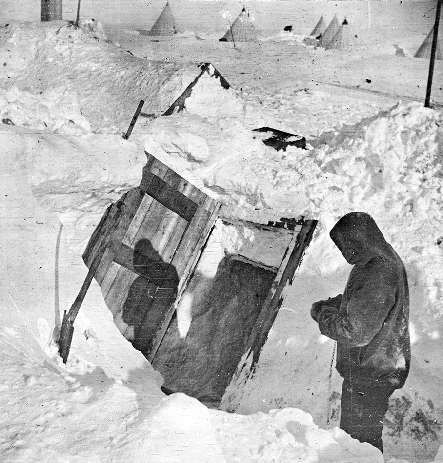 Entrance to ice cave at Framheim