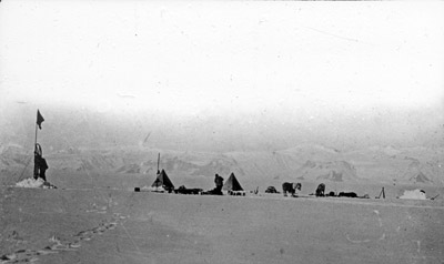 Lieut. Shackleton and Captain. England.