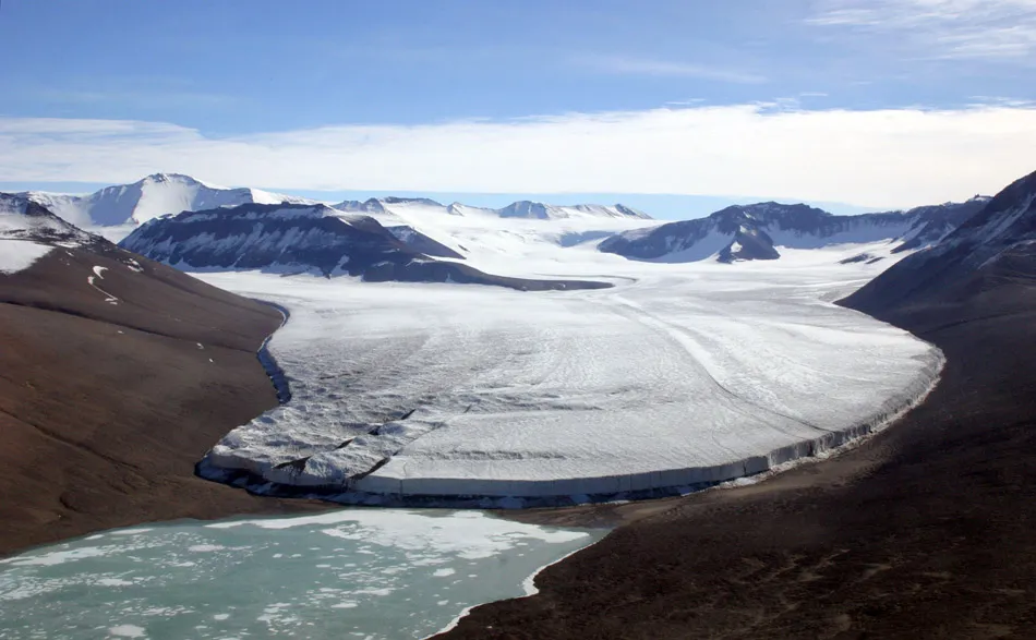 Upper Victoria Glacier