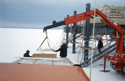 Offloading of Wall and Floor Panels