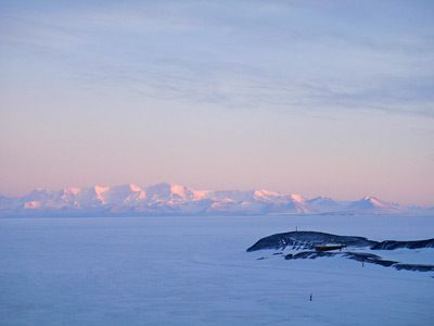 Royal Society mountain 
							range, Scott's hut, Vince's cross