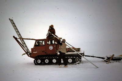 Putting up antenna pole