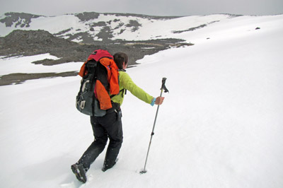 A low contrast trudge across the snow