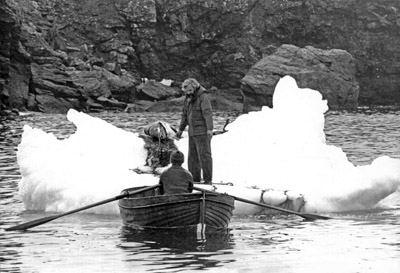 Nigel Bonner on bergy bit with shot Leopard seal