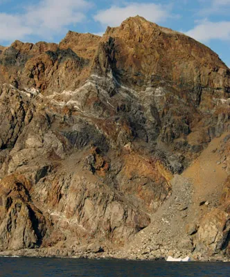 Ammassalik / Tasiilaq - Geology by Boat 2 - East Greenland